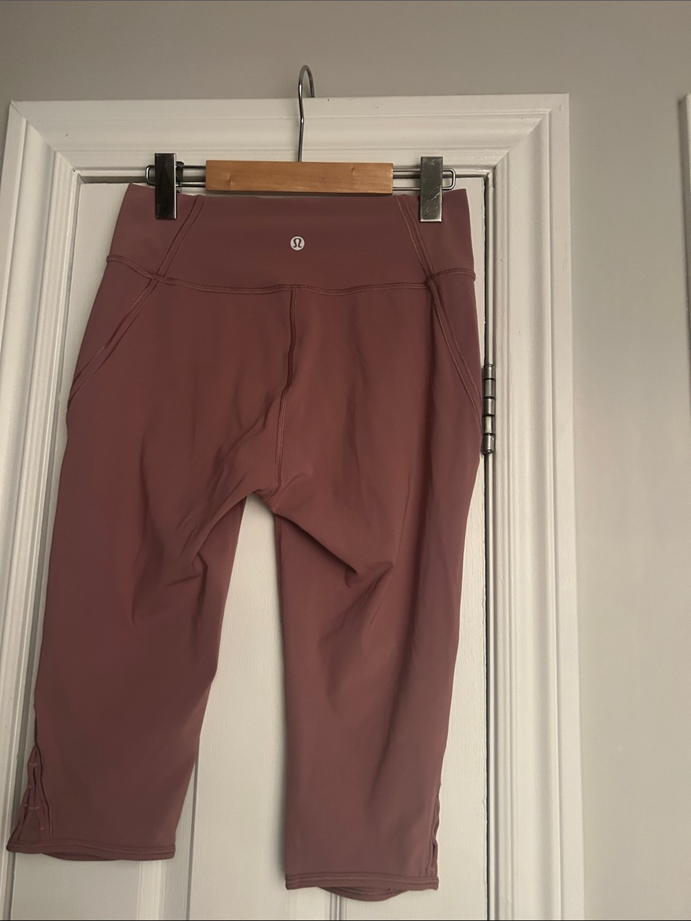 lululemon athletica Mauve Capri Leggings